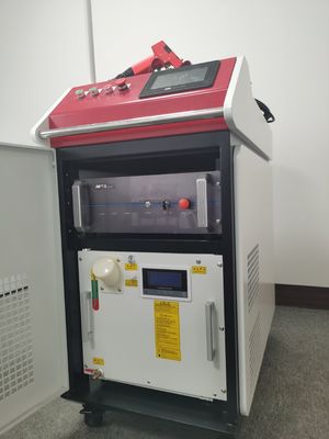 Soudeuse tenue dans la main flexible de laser de l'opération JPT 1500W 2000W pour des matériaux en métal