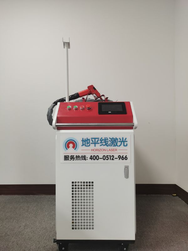 soudeuse de laser de la fibre 1500W, machine tenue dans la main de soudure laser pour l'acier inoxydable