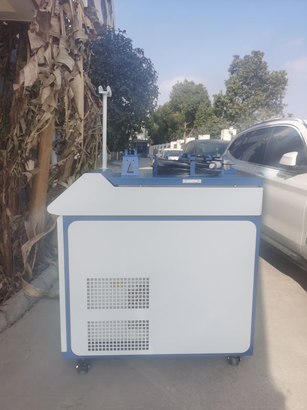 Machine de soudure laser de la fibre 1000W de refroidissement par l'eau tenue dans la main