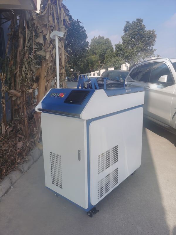 Machine de soudure laser de la fibre 1000W de refroidissement par l'eau tenue dans la main