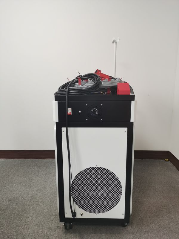 Machine de soudure laser du refroidissement par l'eau 1000W 2mm pour le métal