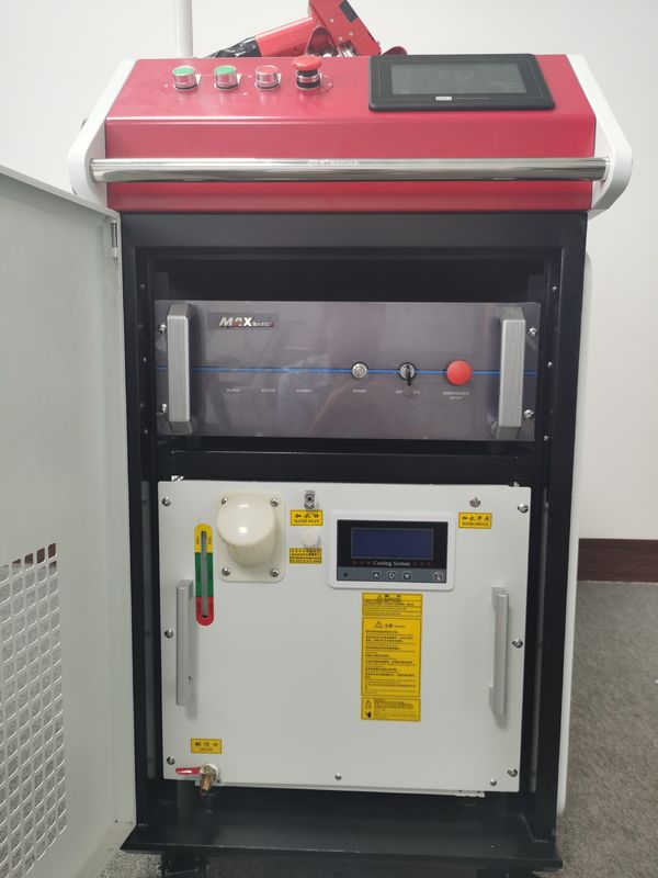 conception ergonomique de laser de 1000W 1080nm de modes tenus dans la main de la soudeuse 6