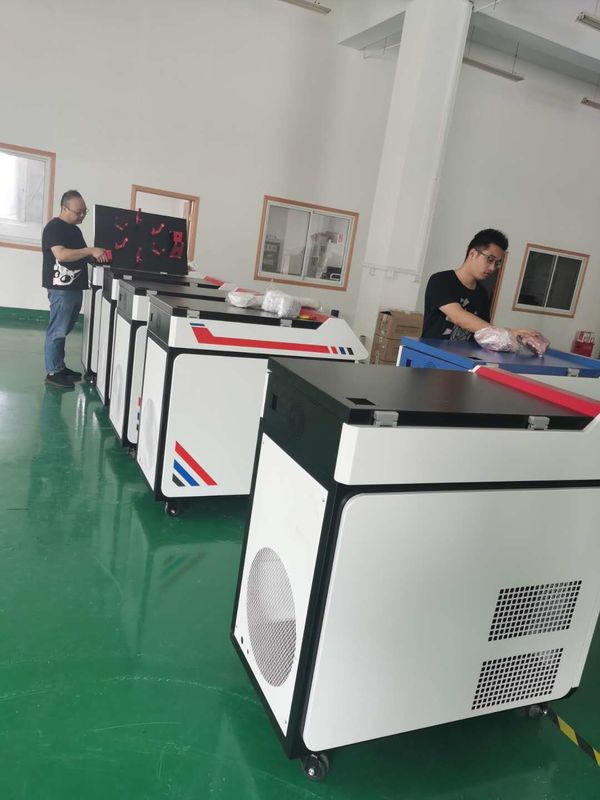 Soudeur tenu dans la main Time Energy Splitting du laser 1000w de 50HZ 6mm