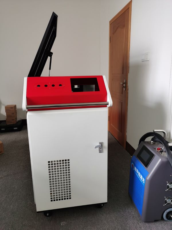 Tache réglable 8 machine de soudure laser de la fibre solides solubles des périodes 2000W tenue dans la main