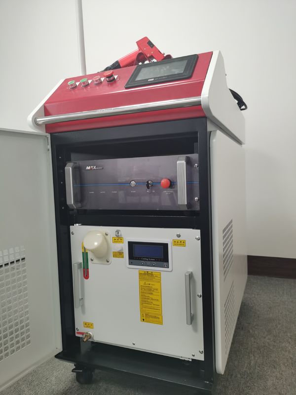 Soudeuse tenue dans la main 120mm/S IEC60825 de laser du refroidissement par l'eau 50HZ 6mm