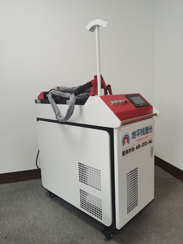 Refroidissement par l'eau tenu dans la main de machine de soudure laser du CEI 2000W 1080nm