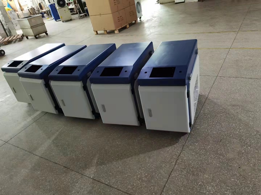 demi taille Raycus 120mm/S 1000W de machine automatique de soudure laser