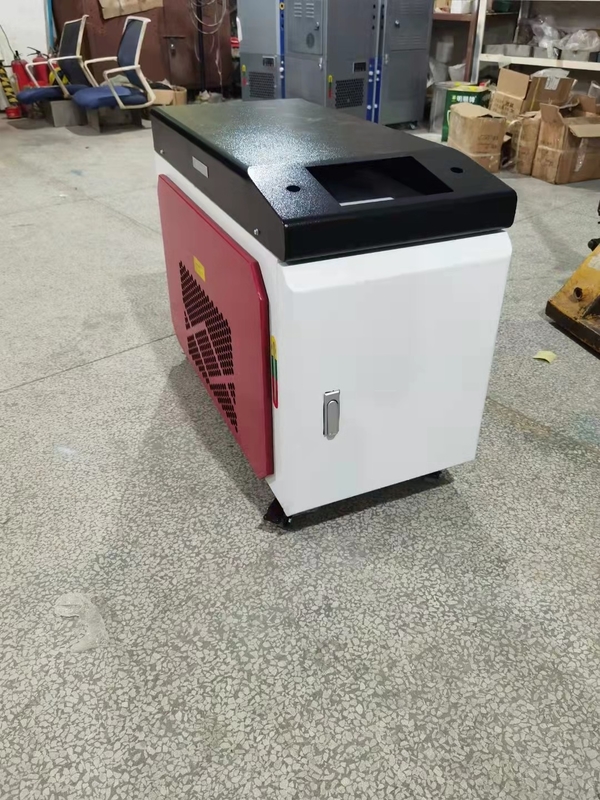 Soudeuse automatique de laser de demi poids 220V 1500W pour le métal